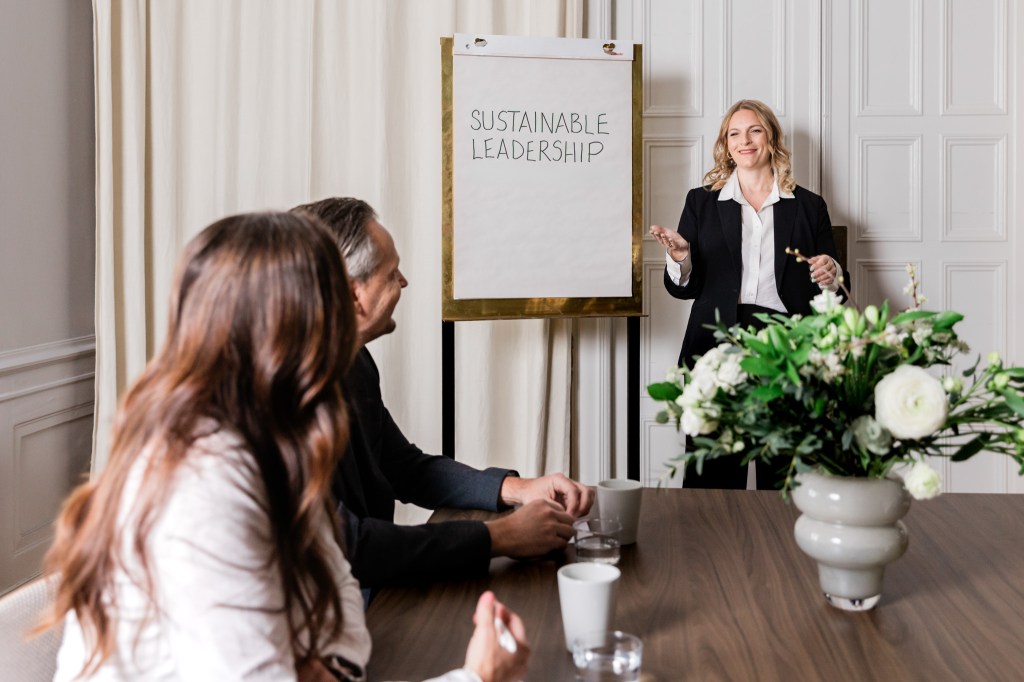 Frida Elisson-Free Masterclass-lead your way